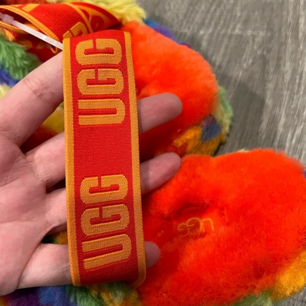 Ugg Fluff Yeah Slide Cali Collage slides sizes 7 and 8 - Picture 4 of 10